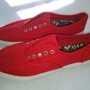 mossimo sneakers size 10